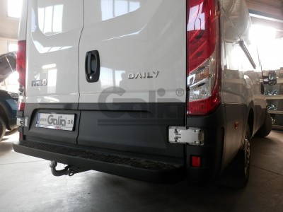 Фаркоп оцинкованный для Iveco Daily фургон/шасси 1999-2014, 2014-н.в. условно-съемное крепление шара