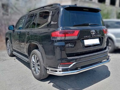 Защита заднего  бампера  "волна" d-76+43 для Toyota Land Cruiser 300 70TH ANNIVERSARY 2021–н.в. LCN300_10