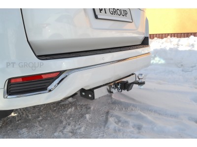 Фаркоп с нержавеющей накладкой для Toyota Land Cruiser 300 2021-н.в. съемное крепление шара под американский квадрат