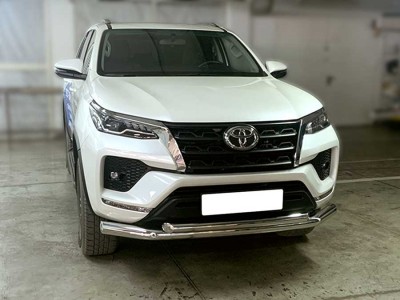 Защита переднего бампера двойная d-76+60 для Toyota Fortuner 2020-н.в.