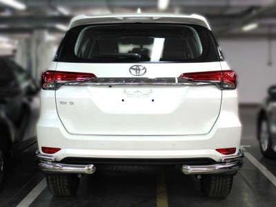 Защита заднего бампера "уголки" двойные d-76+43 для Toyota Fortuner 2020-н.в.