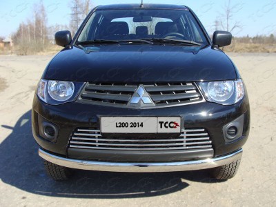 Рамка номерного знака Mitsubishi L200 (комплект)