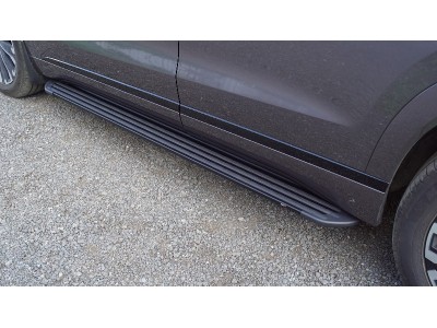 Пороги алюминиевые "Slim Line Black" 1820 мм для Jaecoo J8 2.0L 4WD 2024-н.в. №JAECOOJ824-07B