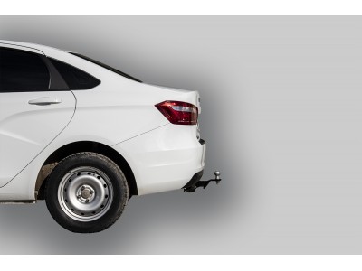 Фаркоп для Lada Vesta седан 2015-2022 съемное крепление шара под американский квадрат
