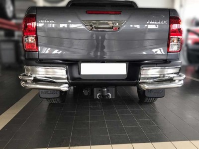 Защита заднего бампера "уголки" d-76+43 для Toyota Hilux 2015-2021