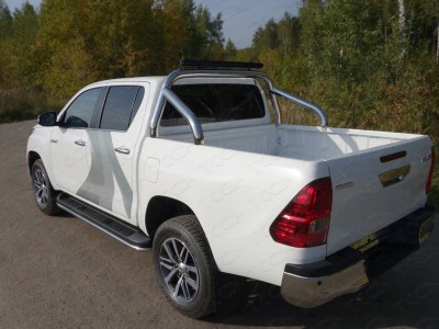 Защита штатных порогов 42 мм ТСС для Toyota Hilux 2015-2021